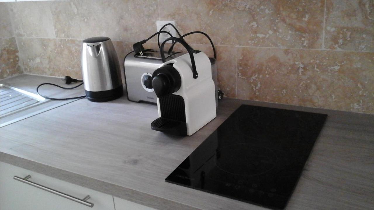 Hotel Kira Uzès Zewnętrze zdjęcie