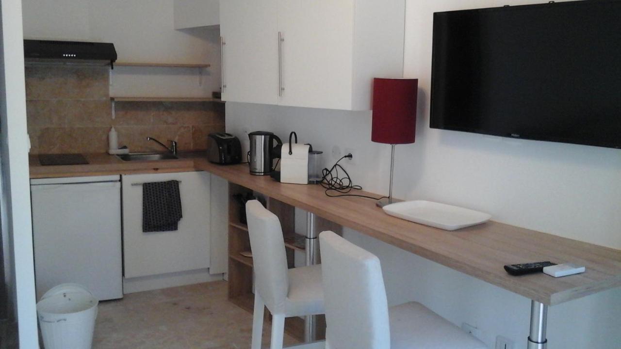 Hotel Kira Uzès Zewnętrze zdjęcie