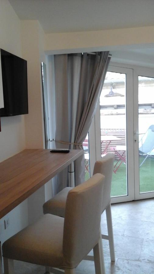 Hotel Kira Uzès Zewnętrze zdjęcie
